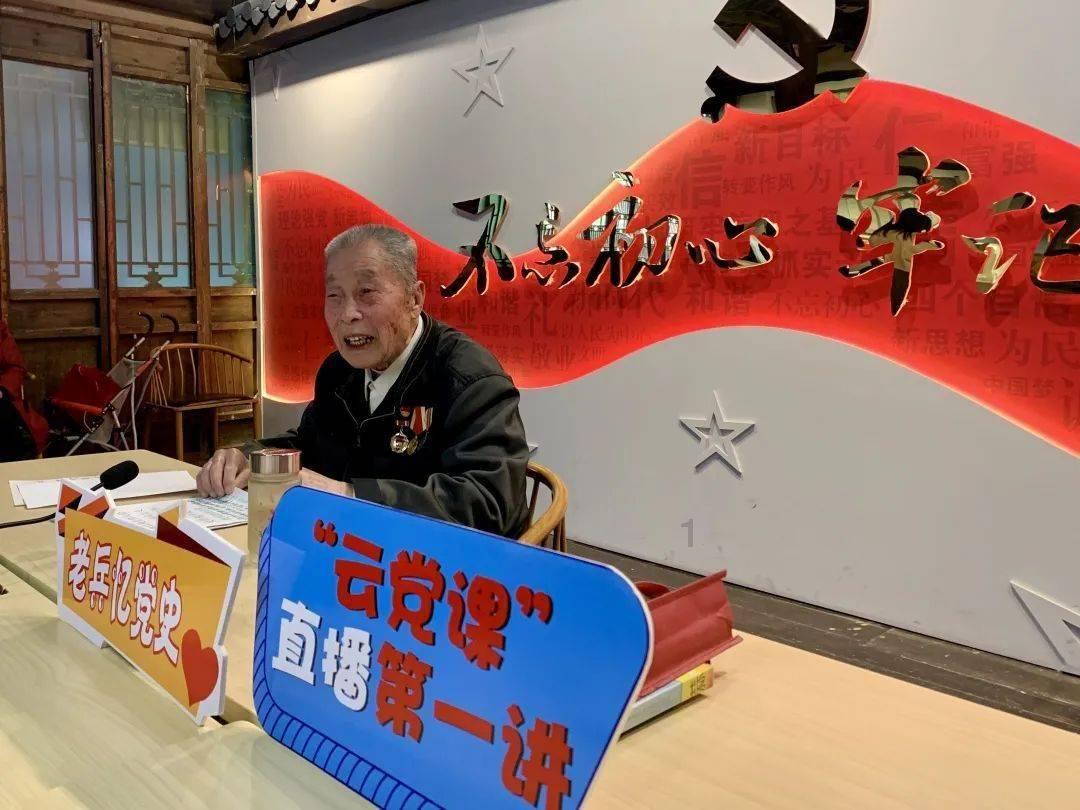 黄健翔：据说扬科维奇有自动续约条款，大家觉得他应该继续带队吗